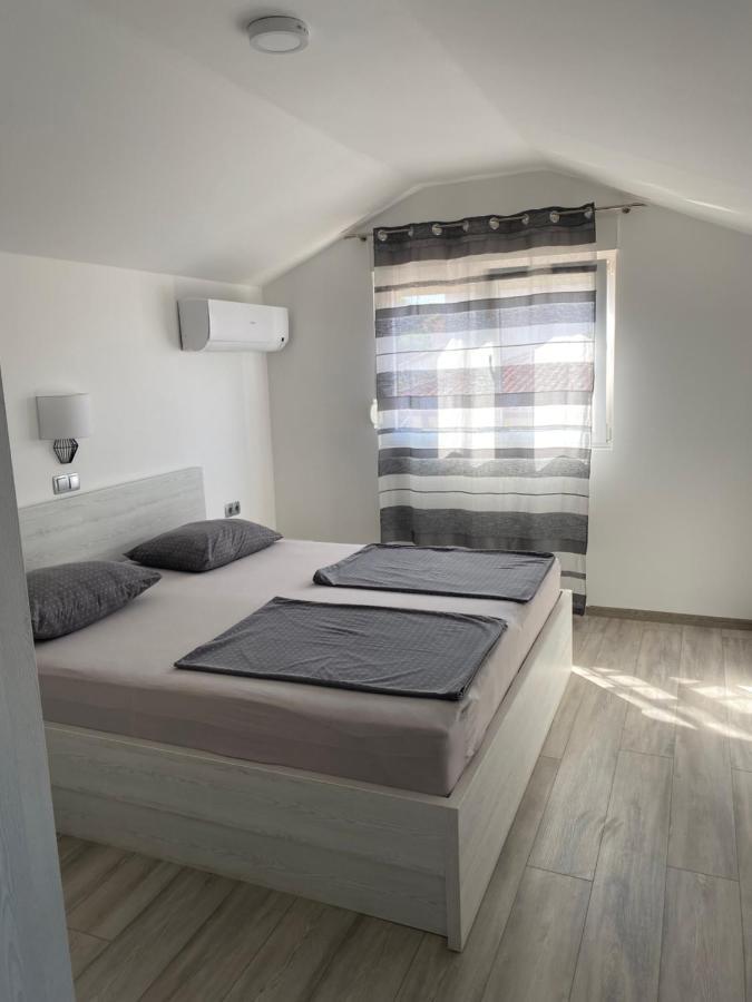Apartments Nautica Barbat na Rabu Bagian luar foto