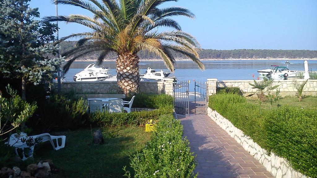 Apartments Nautica Barbat na Rabu Ruang foto