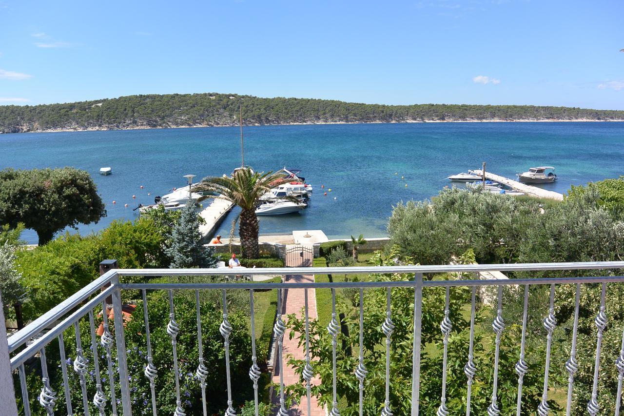 Apartments Nautica Barbat na Rabu Bagian luar foto